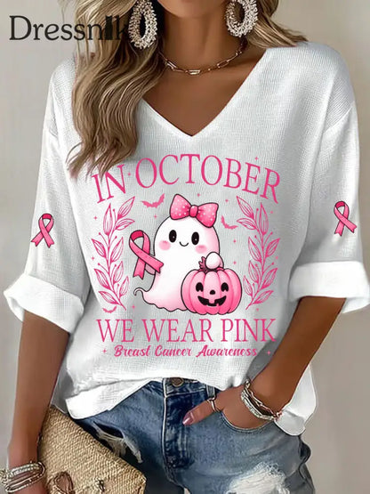 Frauen im Oktober tragen wir rosa bedrucktes lässiges T Shirt Weiß / S