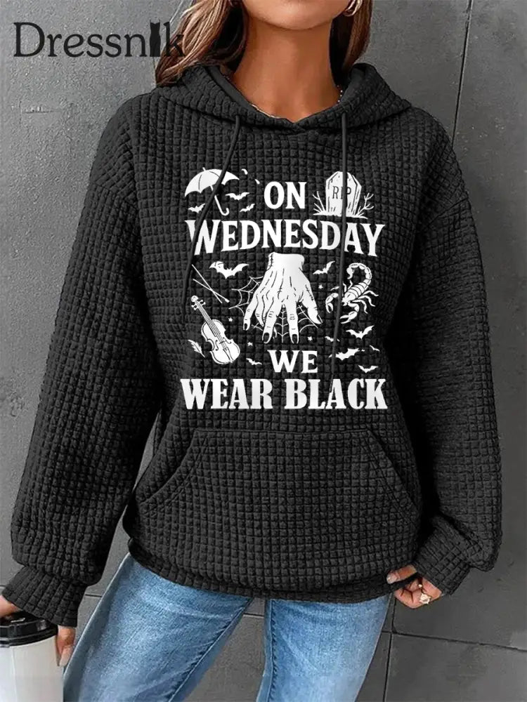 Frauen mittwochs tragen wir schwarze Halloween Horror Party Casual Waffel Hoodie Schwarz / S