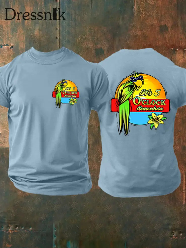 Herren Es ist 5:00 Irgendwo immer Happy Hour Paradise Parrot Print Casual Kurzarm T-Shirt Himmelblau / S