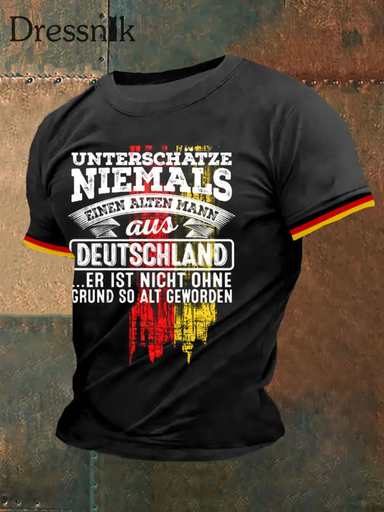 Herren Unter schätze Niemals Einen Alten Mann Aus Deutschland T-Shirt mit kurzen Ärmeln Schwarz / S