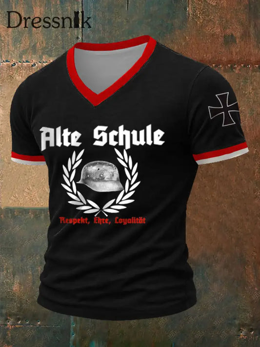 Männer Alte Schule Eisernes Kreuz bedrucktes Kurzarm-T-Shirt Schwarz / S