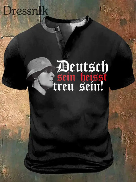 Männer Deutsch Print Kunst Kurzarm Henley Hals T-Shirt Schwarz / S