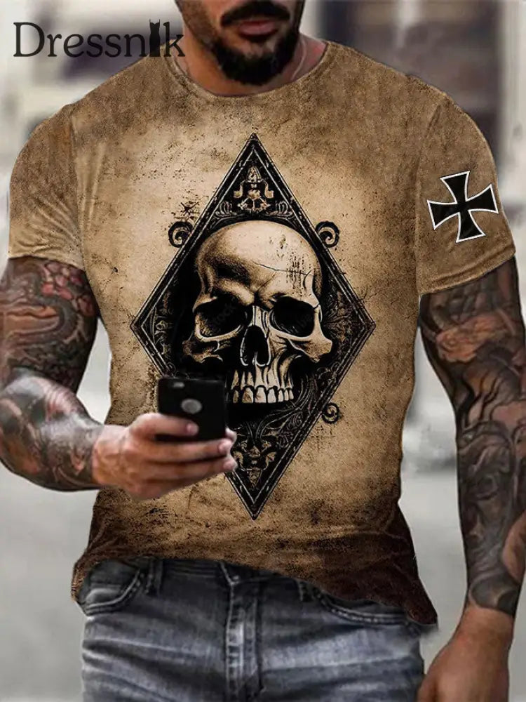 Männer Eisernes Kreuz Schädel bedrucktes T-Shirt als bild / S