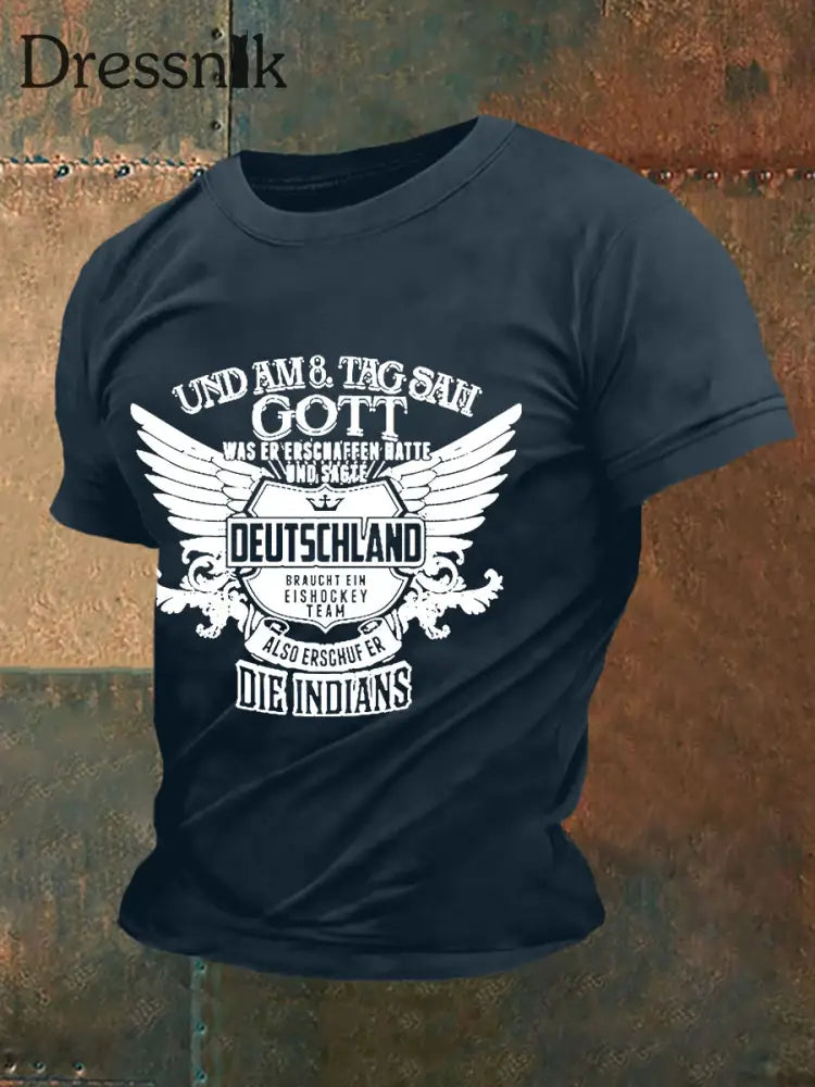 Männer Und Am 8. Tag Sah Gott Was Erschaffen Hatte Und Sage Die Deutschland Braucht Kurzarm-T-Shirt Marineblau / S