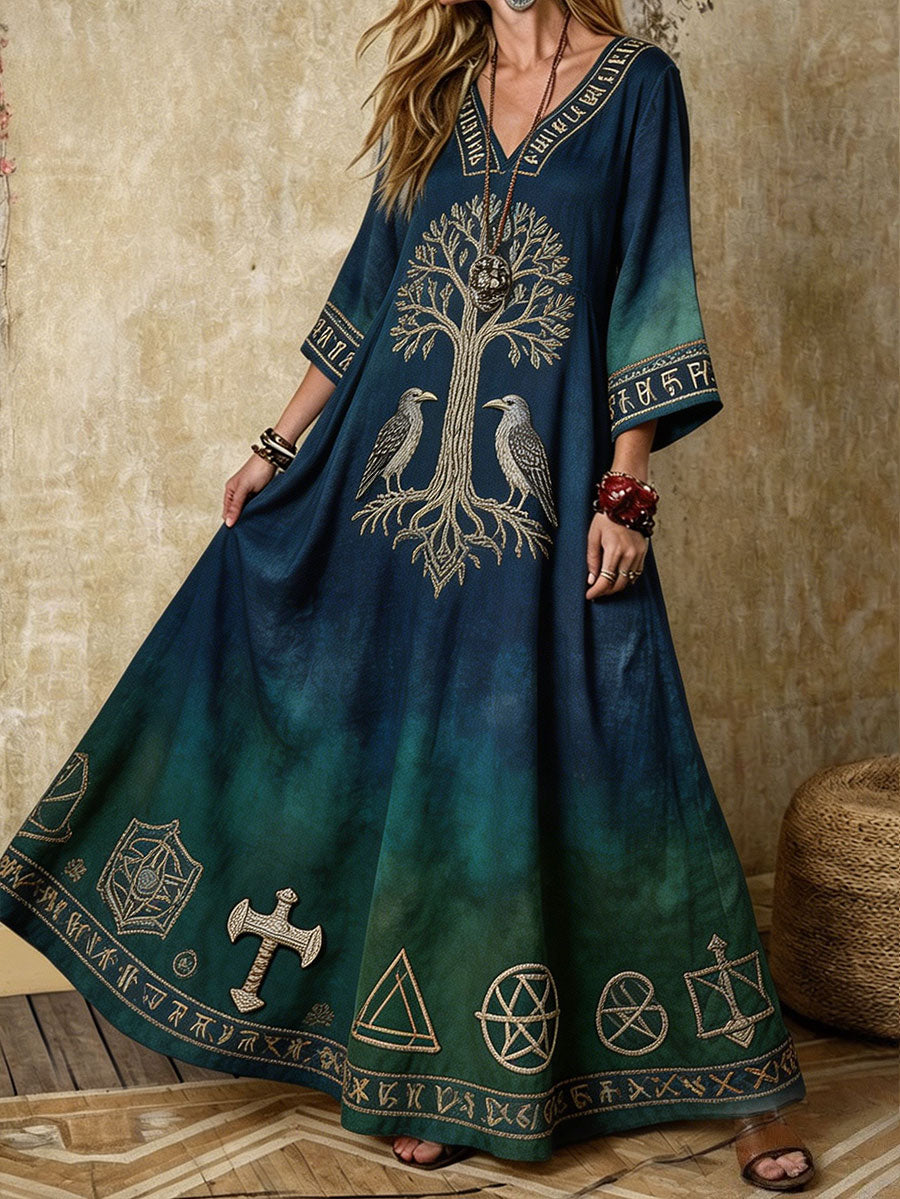 Damenkleid aus Leinen mit nordischer Kunst im Wikingerstil bedruckt