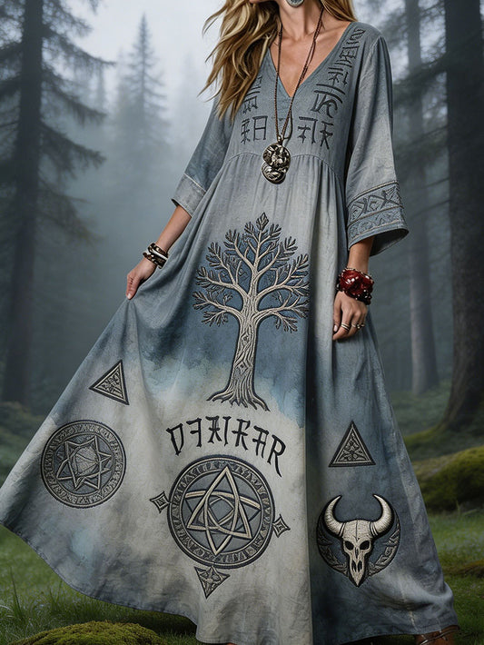 Damenkleid aus Leinen mit nordischer Kunst im Wikingerstil bedruckt