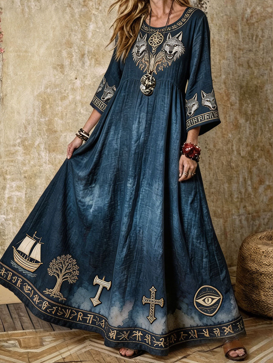 Damenkleid aus Leinen mit nordischer Kunst im Wikingerstil bedruckt