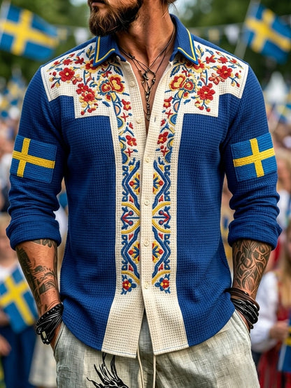 Herren-Retro-Hemd im schwedischen Nationaltag- und Mittsommer-Look mit folkloristischem Blumenmuster, Waffelstruktur und langen Ärmeln