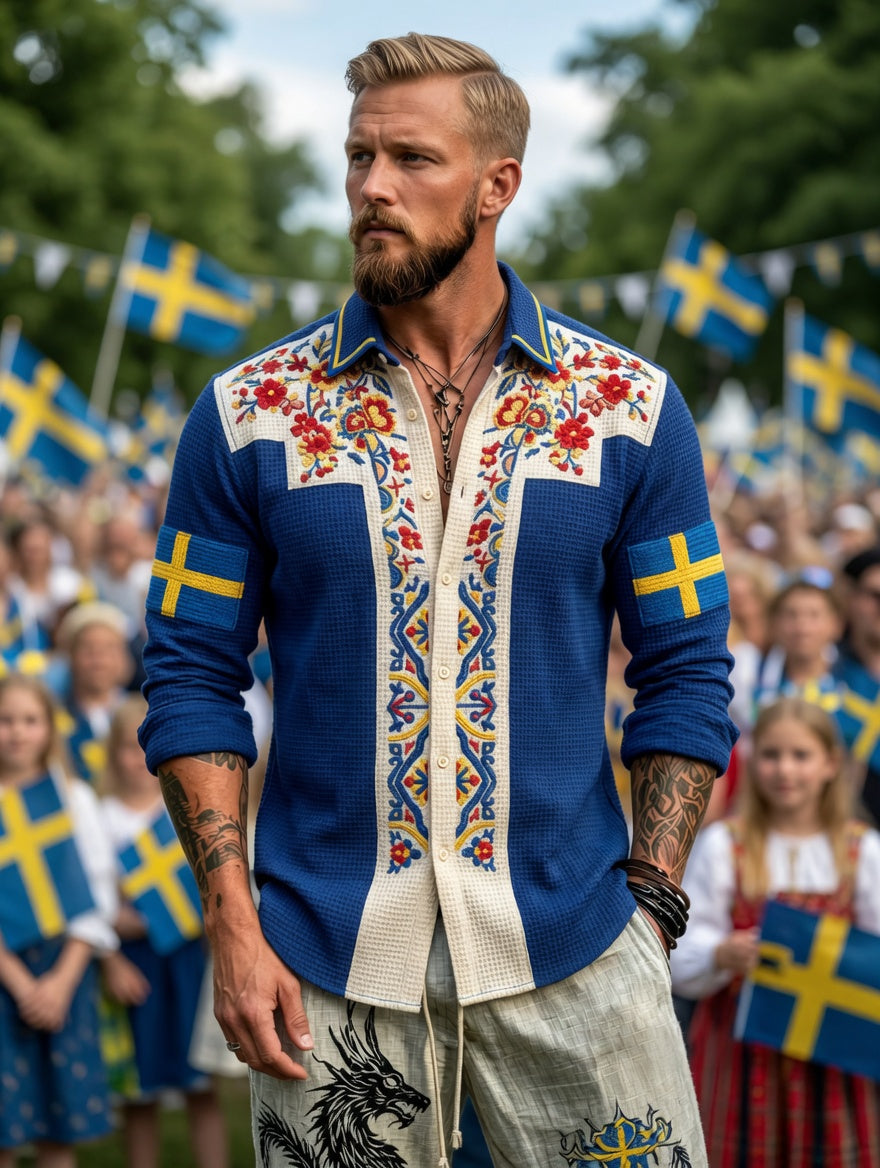 Herren-Retro-Hemd im schwedischen Nationaltag- und Mittsommer-Look mit folkloristischem Blumenmuster, Waffelstruktur und langen Ärmeln