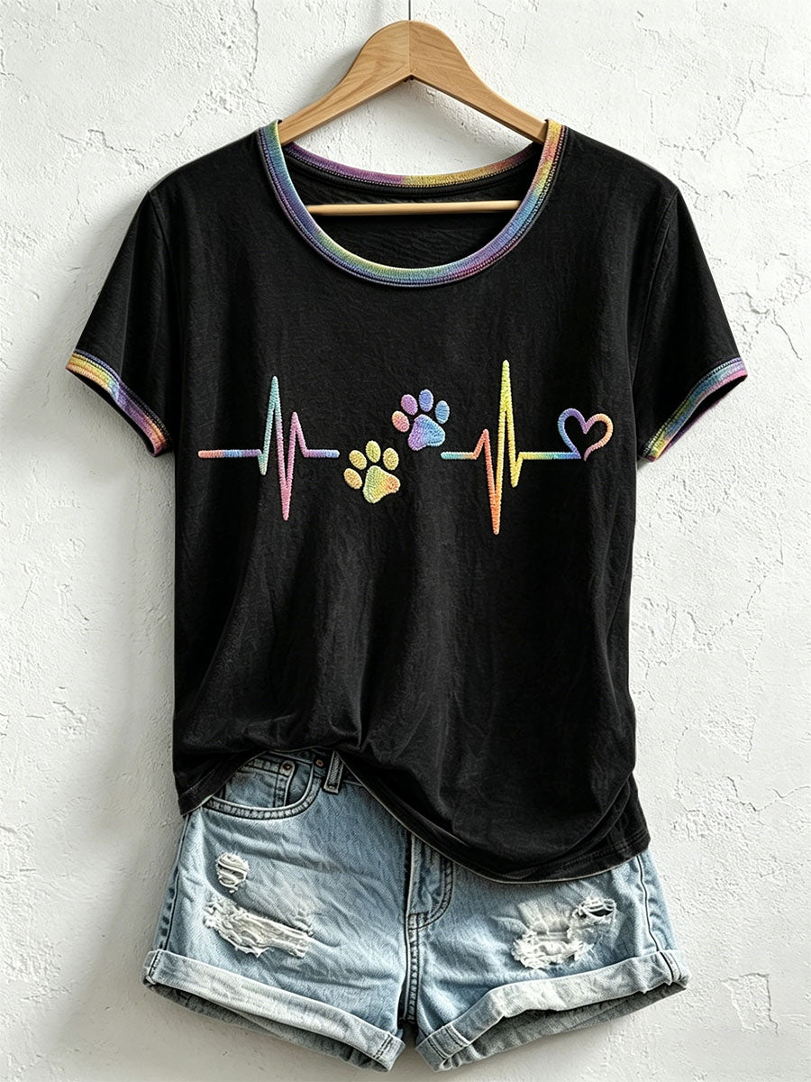 Damen-T-Shirt mit buntem Pfotenmuster