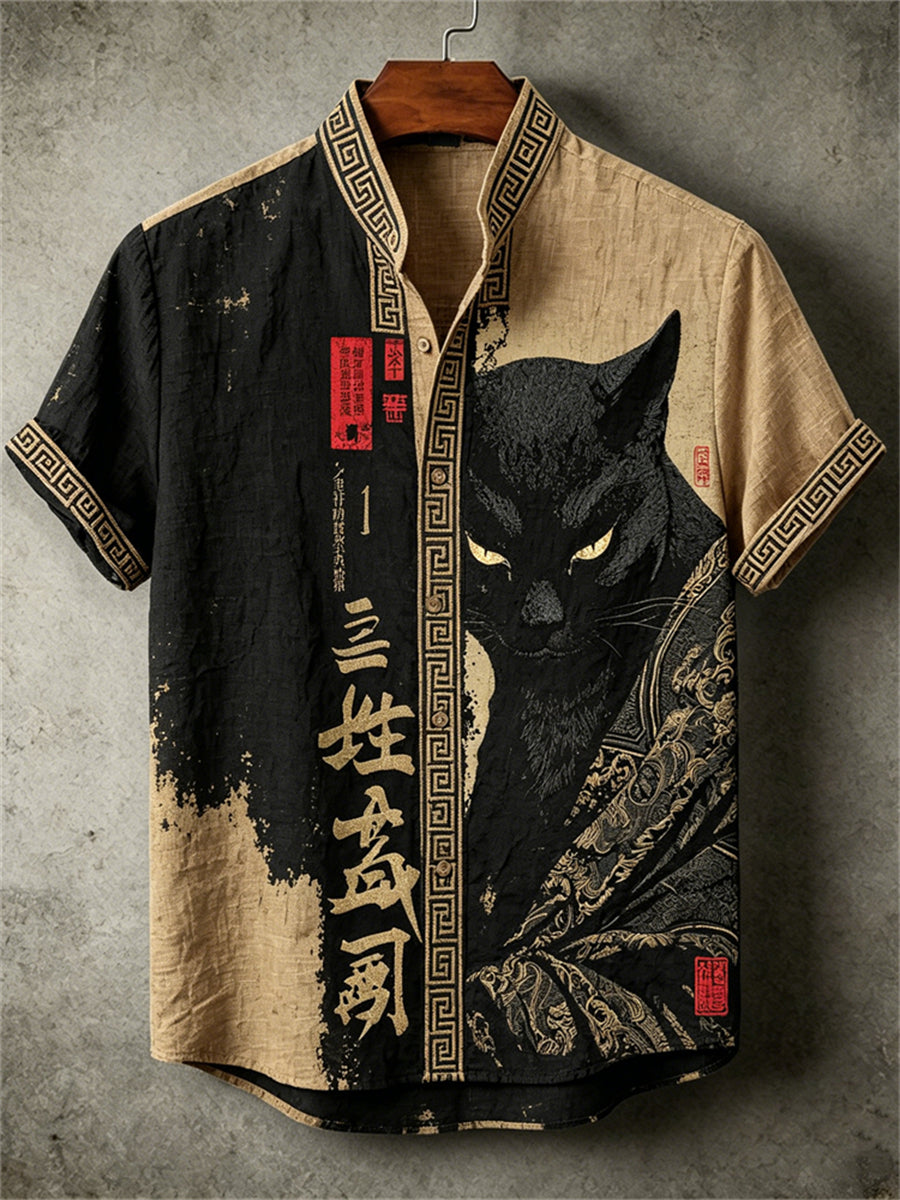 Herren-Shirt mit Kontrast-Tinten-Kalligrafie-Print: Schwarzkatze-Samurai-Design
