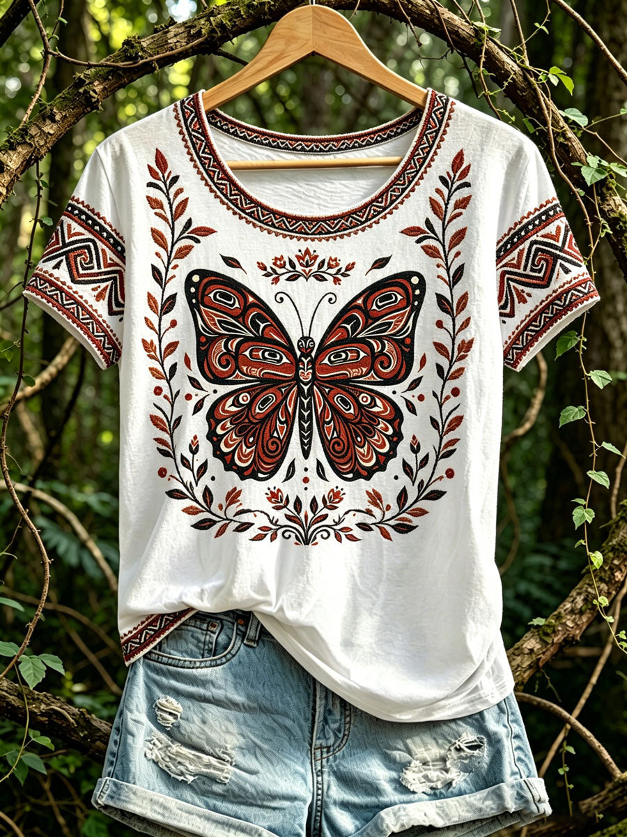 Frauen lässiges T-Shirt mit nordamerika nischem indigenem Schmetterlings-Totem-Design