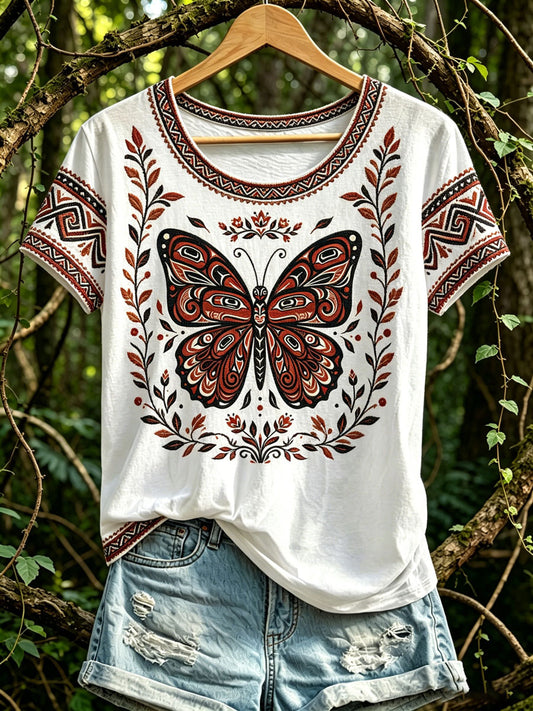 Frauen lässiges T-Shirt mit nordamerika nischem indigenem Schmetterlings-Totem-Design