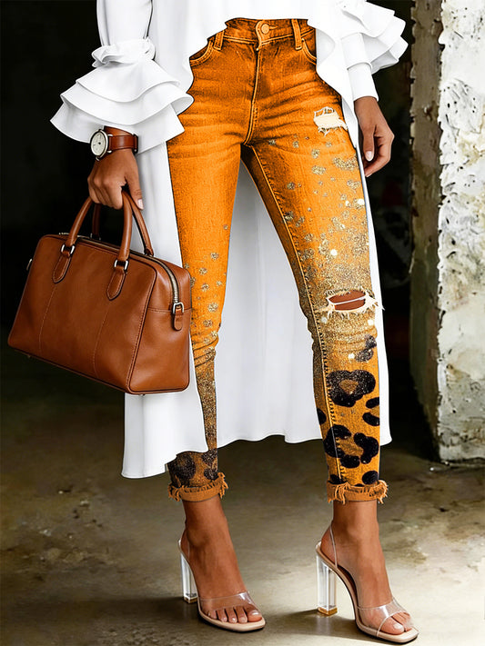 Damenjeans mit kunstvollem Blumenmuster