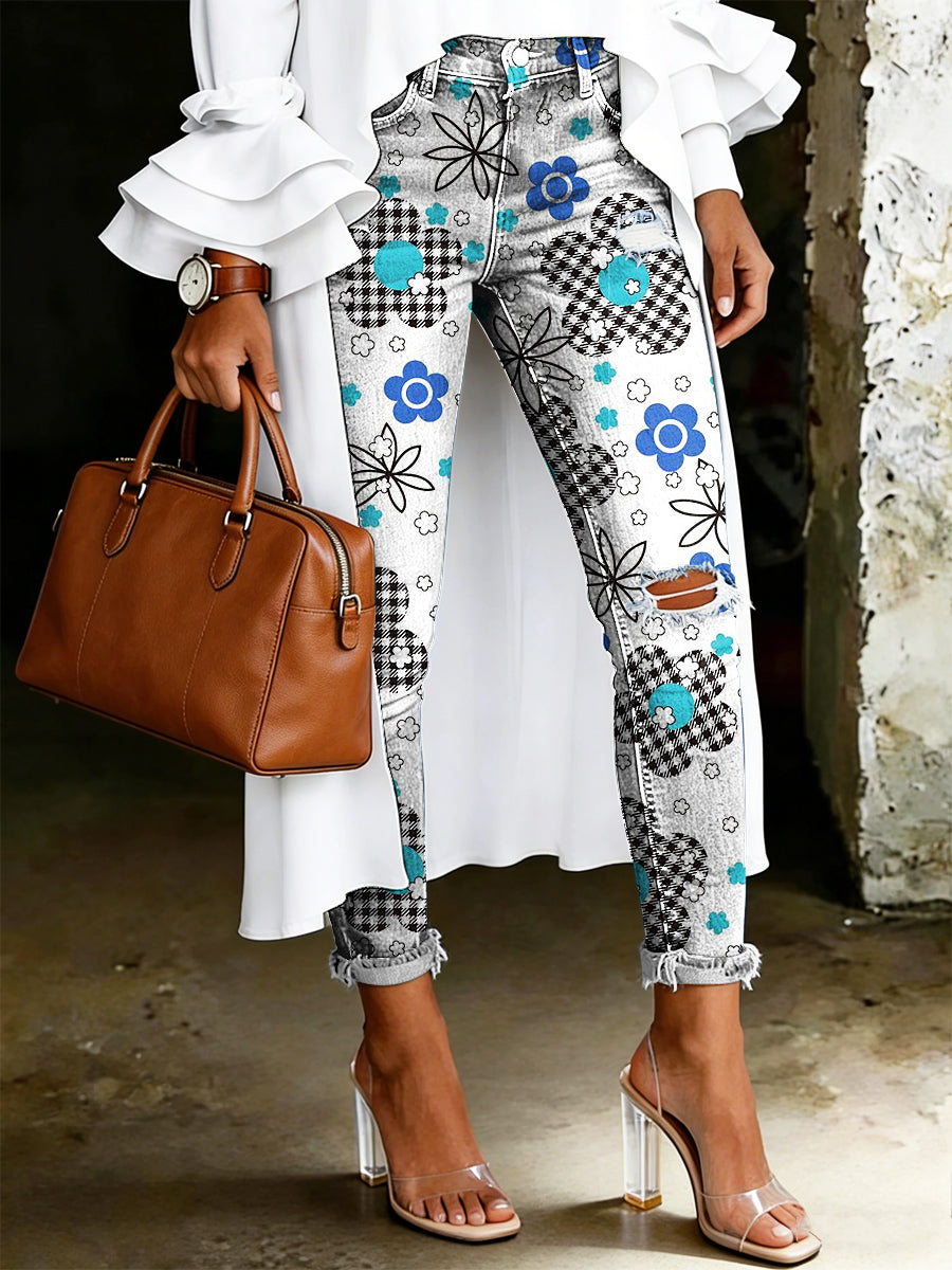 Damenjeans mit kunstvollem Blumenmuster