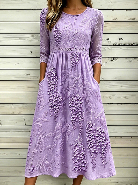 Elegantes Damenkleid aus Baumwollleinen mit Kunstprint in lila Blütenform