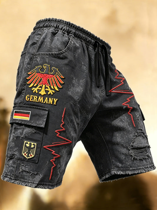 Herren-Sport-Shorts in Schwarz im deutschen Fußball-Retro-Look mit Jeans-Optik, lässig und sportlich