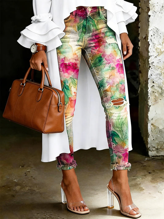 Damenjeans mit kunstvollem Blumenmuster