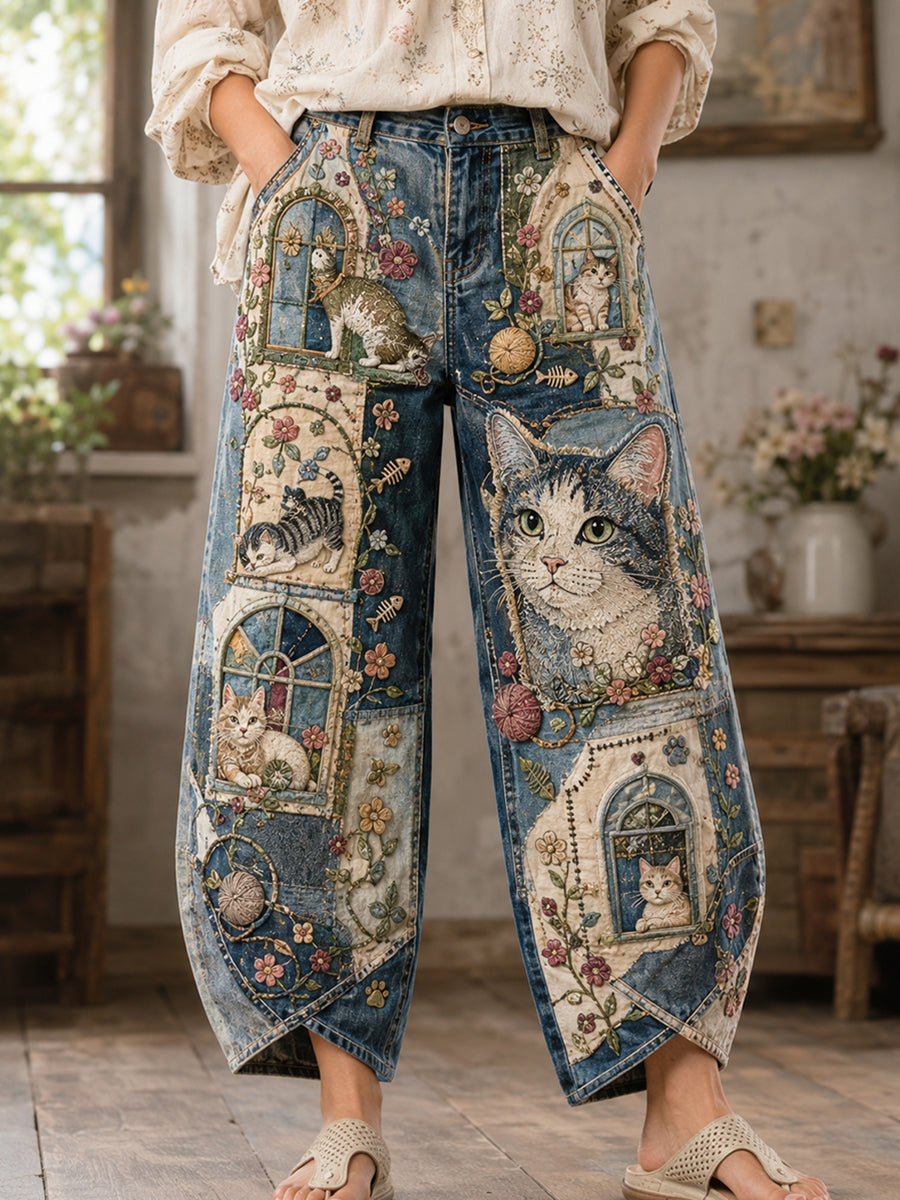 Damen-Vintage-Hose mit Blumen- und Katzen-Collage-Print, ausgestellt