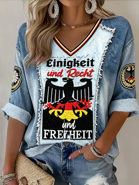 Damen-Lässiges Modet-Shirt mit V-Ausschnitt und Jeans-Optik-Print zur deutschen Flagge