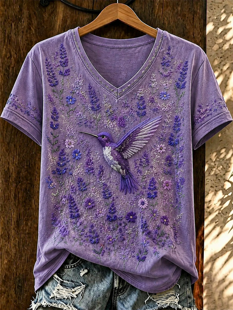 Damen-T-Shirt mit violetter Blumen-Print-Optik und V-Ausschnitt