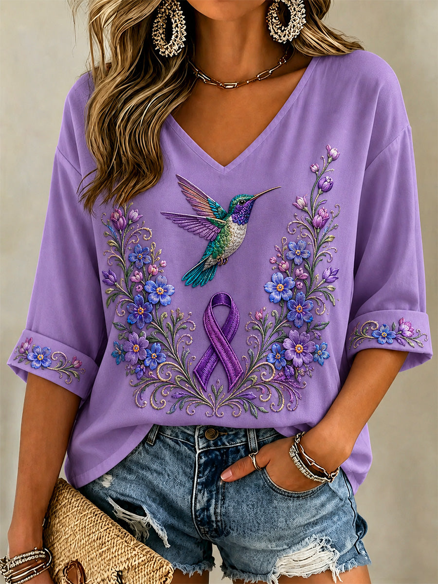 Damen-T-Shirt mit violetter Blumen- und Kolibri-Print-Aufschrift zur Sensibilisierung für Alzheimer, V-Ausschnitt