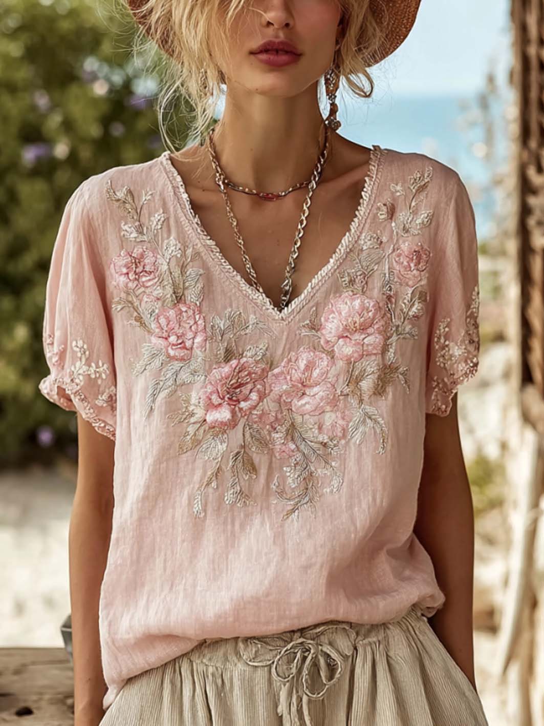 Bedrucktes T-Shirt aus Baumwolle und Leinen mit Retro-rosa Blumenmuster für Frauen