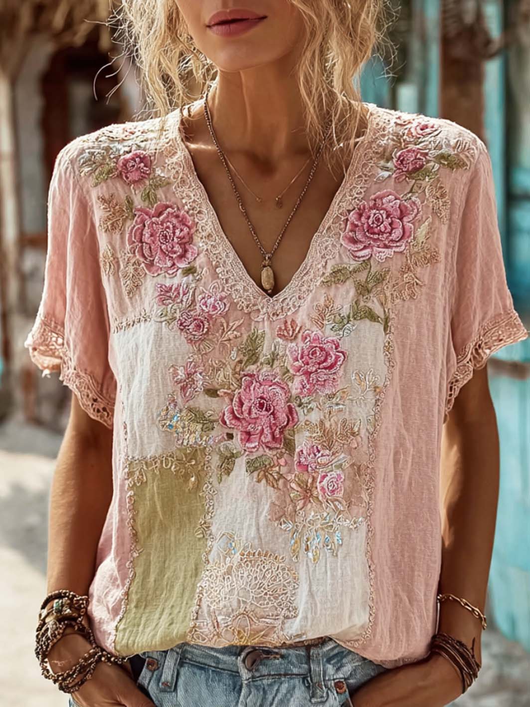 Damen-T-Shirt aus Baumwolle und Leinen mit retro-motiviertem, rosa Blumenmuster