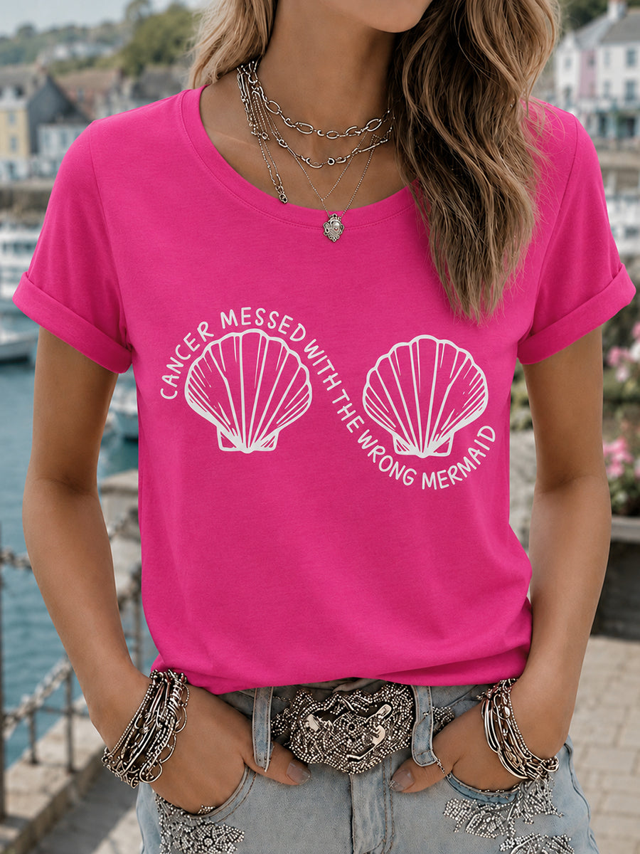 Damen-Perücke in Pink, Meerjungfrau-Marsch-Druck, Brustkrebsbewusstseins-T-Shirt