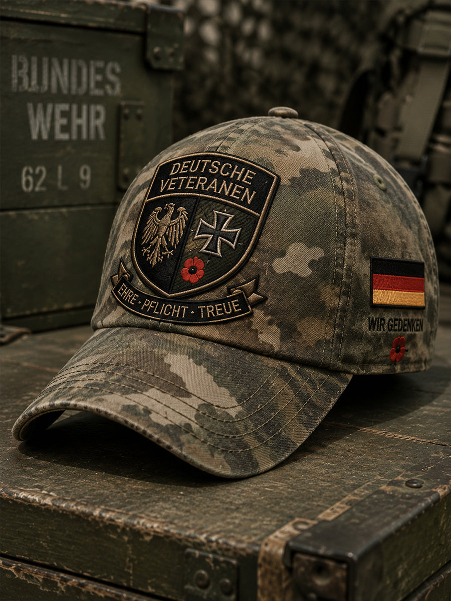 Mütze mit militärischem Vintage-Print