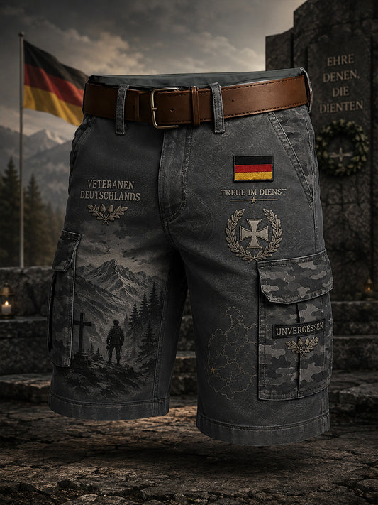 Herren-Cargo-Kurzhose mit grafischem, vom Vintage-Militärstil inspiriertem Print