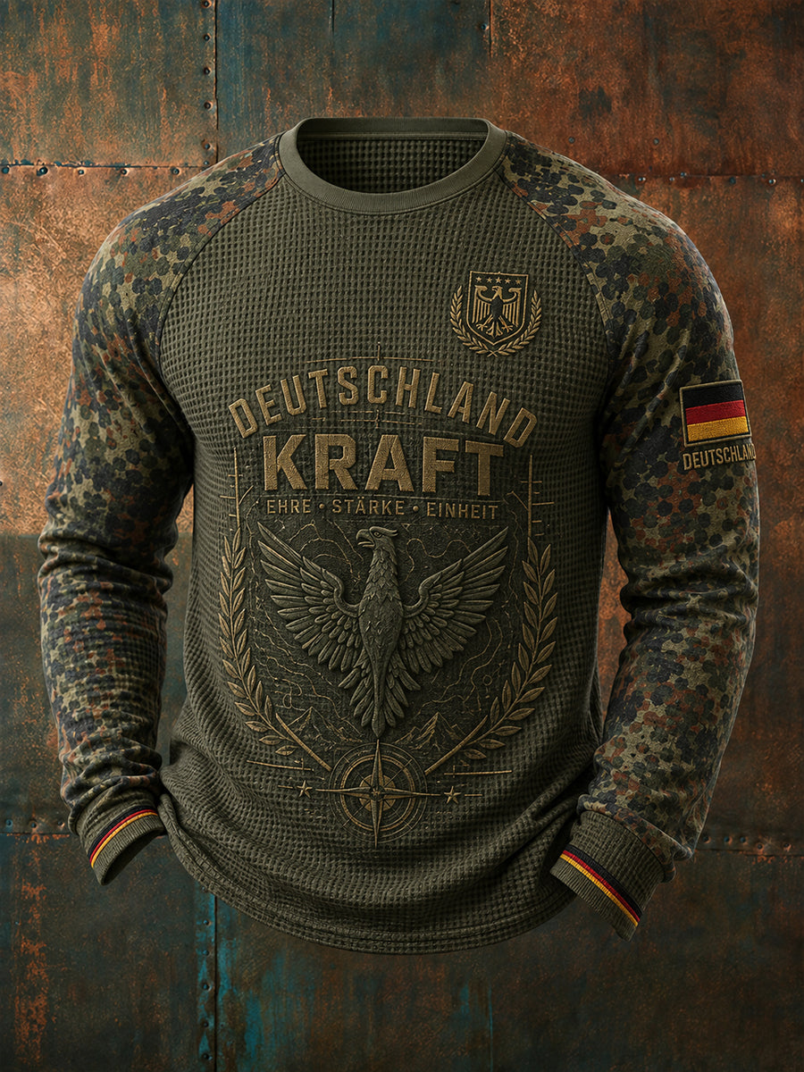 Herren-Top in Camouflage-Optik mit Waffelstruktur, Raglanärmeln und langen Ärmeln – Veteranengedenken