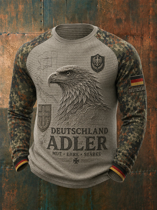 Herren-Top in Camouflage-Optik mit Waffelstruktur, Raglanärmeln und langen Ärmeln – Veteranengedenken