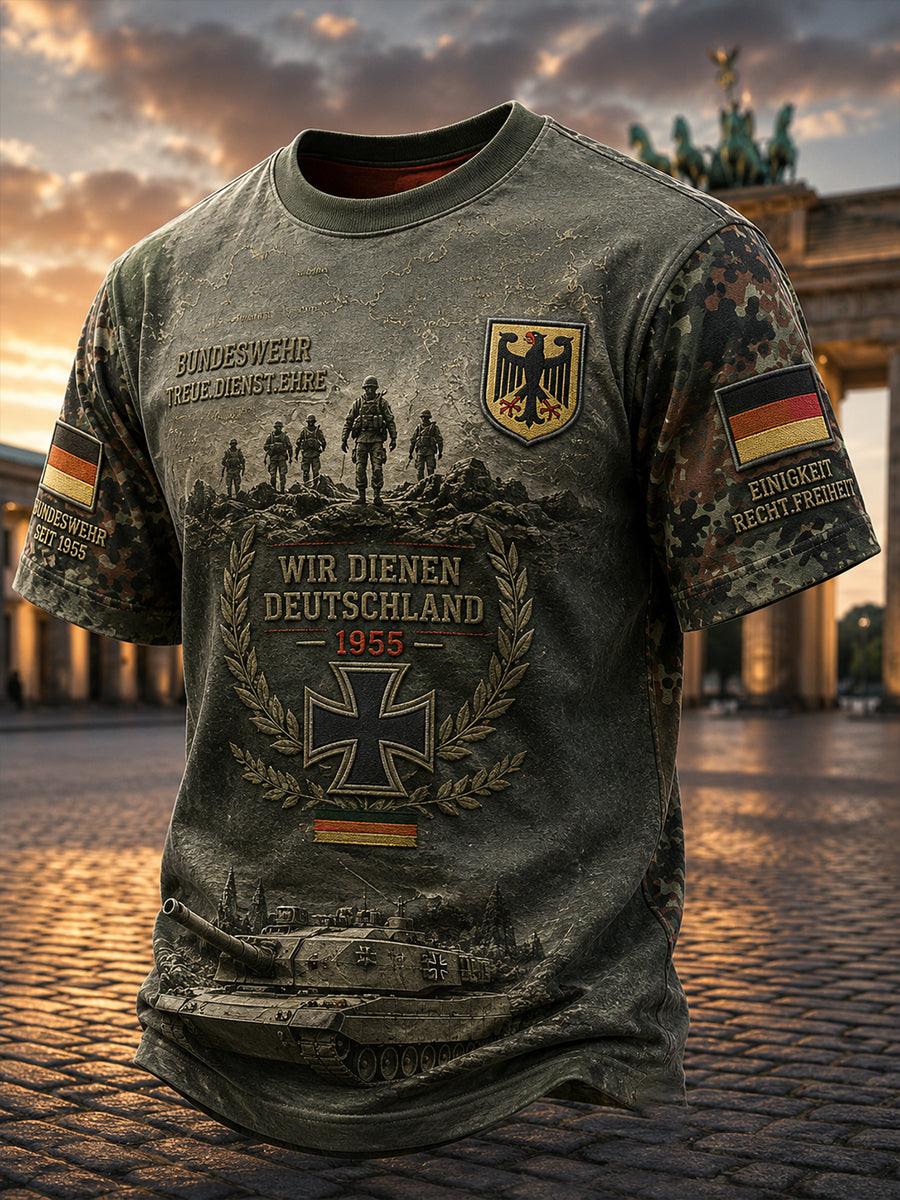 Herren-T-Shirt mit kurzen Ärmeln, Vintage-Camouflage- und militärstilistischen Prints
