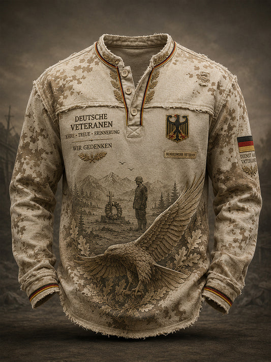 Herren-Longsleeve mit Camouflage-Print zum Gedenken an Veteranen